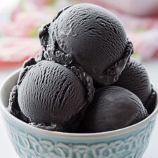 Black Licorice Ice Cream Recipe Creamy & Unique Treat