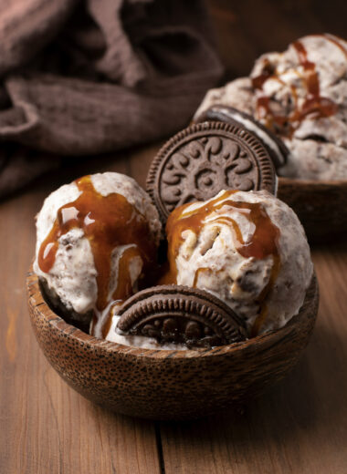 Cookies and Cream Ice Cream Sundae with Caramel Drizzle