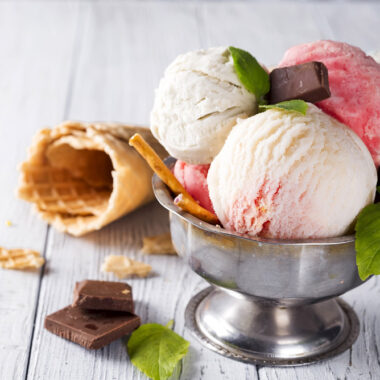 How to Customize Berry and Vanilla Ice Cream Sundae