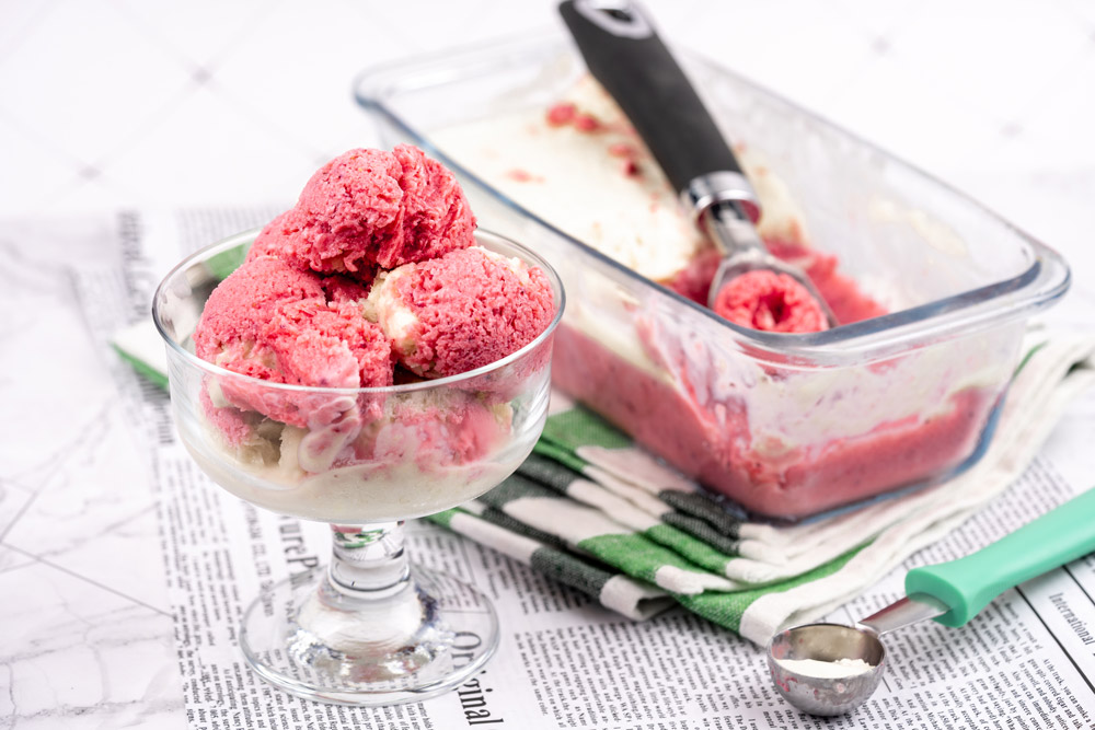 How to Make Strawberry Swirl Frozen Yogurt