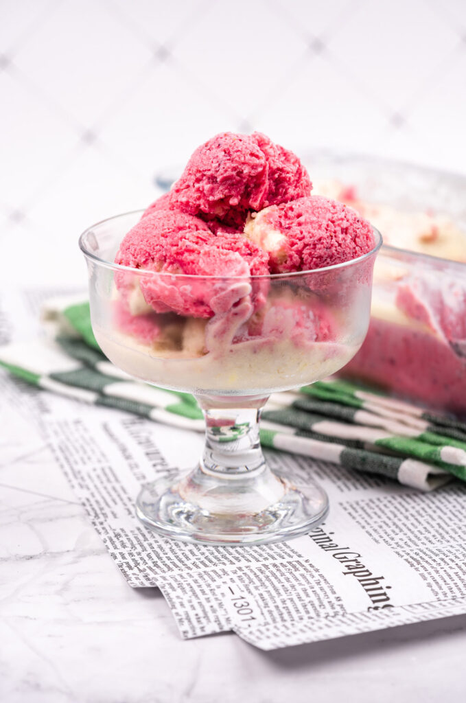 Strawberry Swirl Frozen Yogurt Recipe