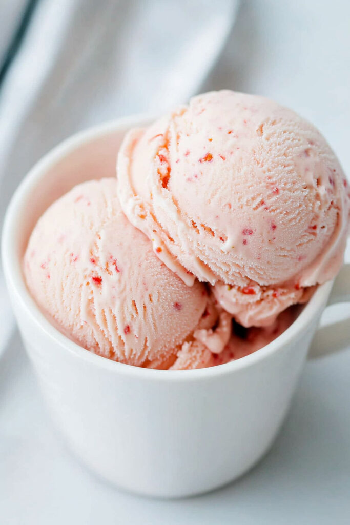 Variations Paleo Strawberry Ice Cream